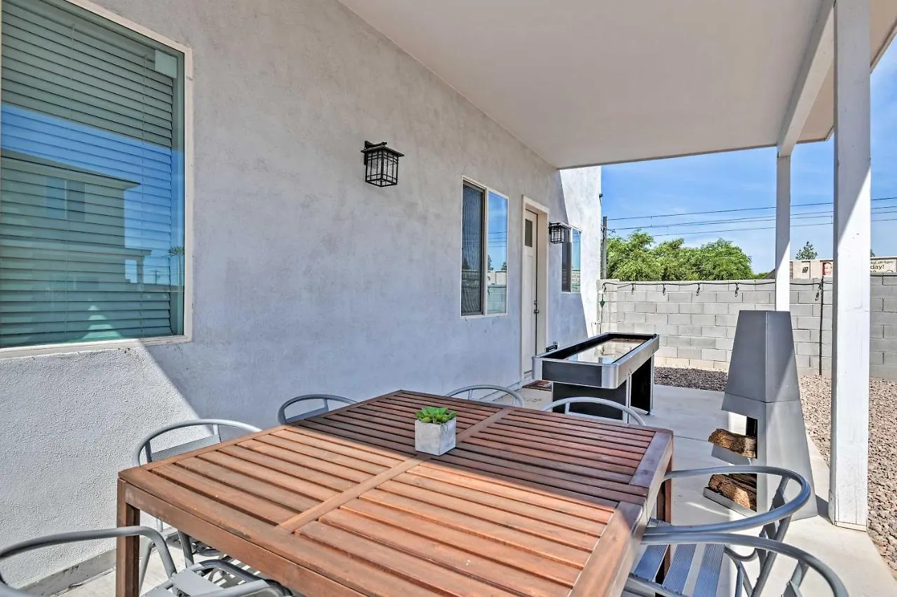 Дом отдыха Upscale Phoenix Home About 7 Mi To Downtown! США