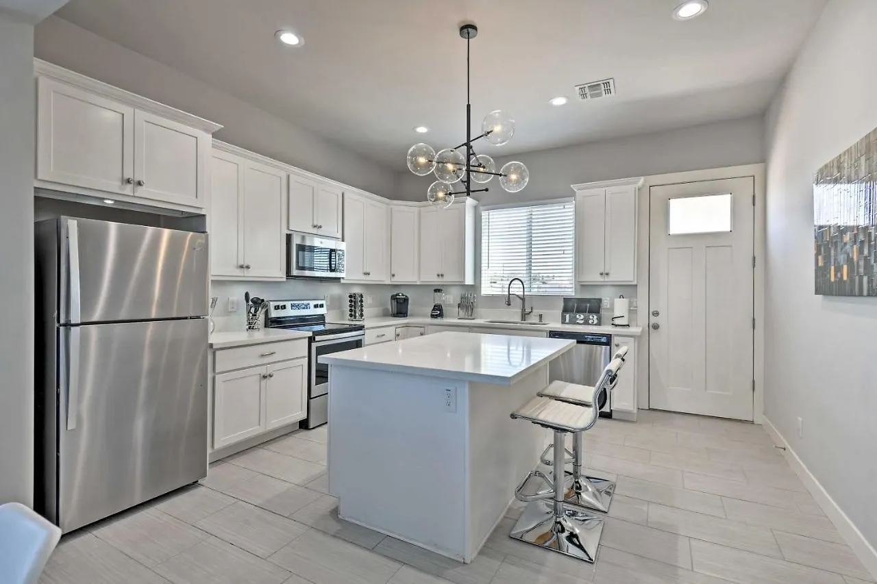 Holiday home Upscale Phoenix Home About 7 Mi To Downtown!